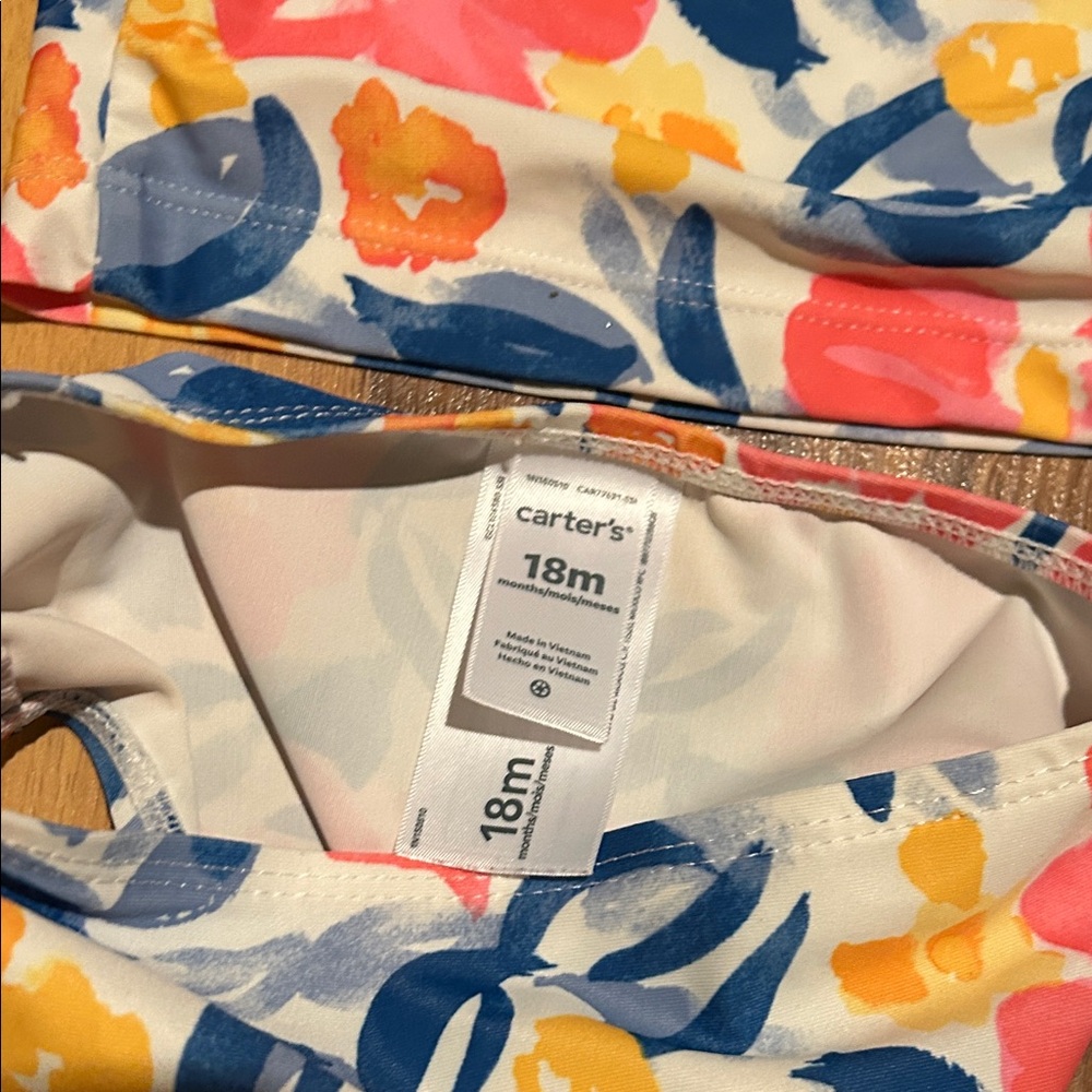Floral Rashguard Suit 18mo - Picture 2 of 2